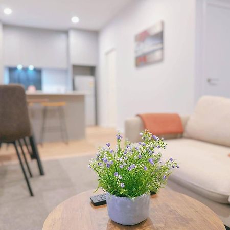 Modern & Stylish 3 Bedroom At Lowerhutt Лоуер-Гатт Екстер'єр фото